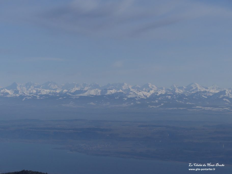 Vue depuis Le Chasseron 1 Chalet du Haut-Doubs _ gite-pontarlier.fr _ Vue depuis Le Chasseron 1