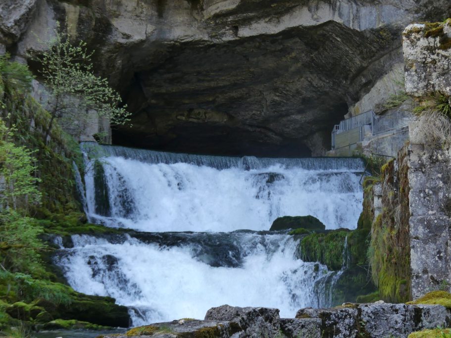 Source de la Loue 4 Chalet du Haut-Doubs _ gite-pontarlier.fr _ Source de la Loue 4