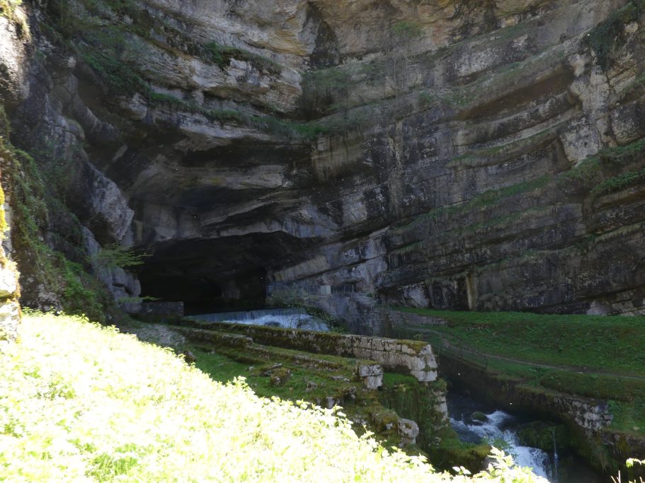 Source de la Loue 2 Chalet du Haut-Doubs _ gite-pontarlier.fr _ Source de la Loue 2