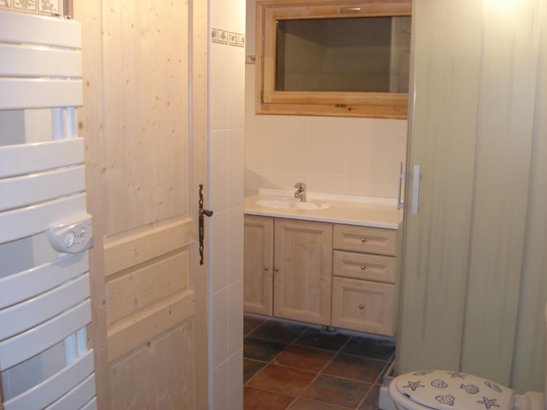 Chalet du Haut-Doubs _ gite-pontarlier.fr _ Salle de Bain