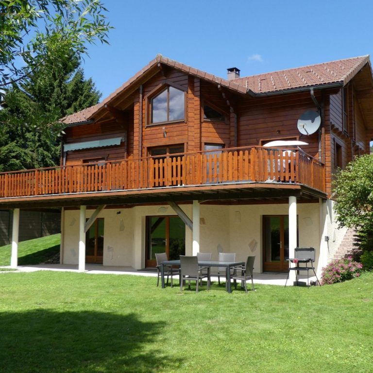 Chalet du Haut-Doubs _ gite-pontarlier.fr _ Chalet en été