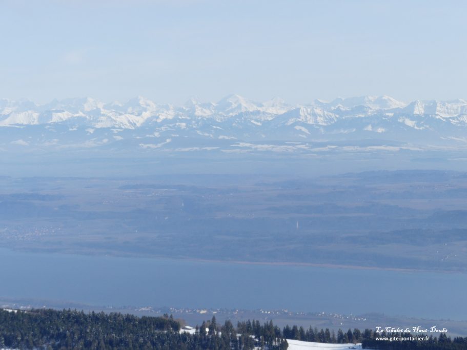 Vue depuis Le Chasseron 3 Chalet du Haut-Doubs _ gite-pontarlier.fr _ Vue depuis Le Chasseron 3