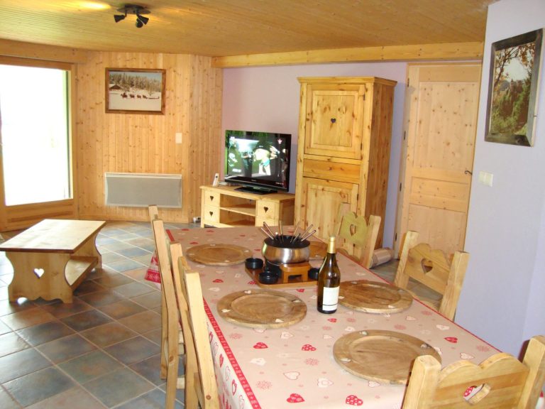 Chalet du Haut-Doubs _ gite-pontarlier.fr _ Salle à Manger