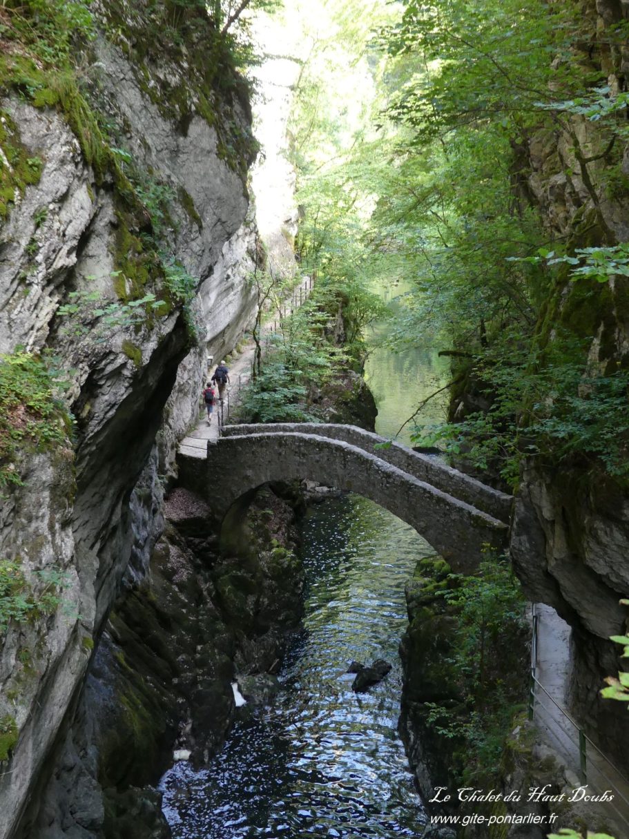Pont des Gorges de l'Areuse 1 Chalet du Haut-Doubs _ gite-pontarlier.fr _ Pont des Gorges de l'Areuse 1